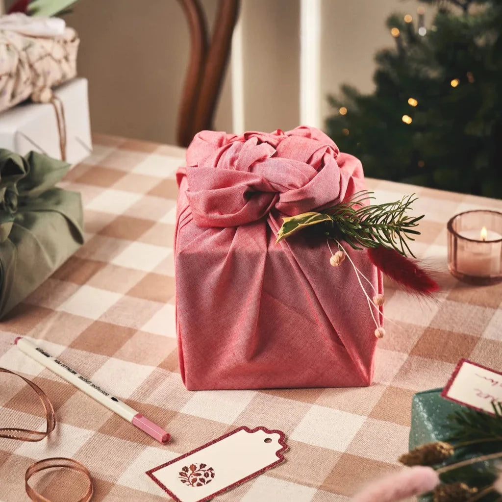 Wrap It Up Green: 8 Eco-Friendly Gift Wrapping Ideas for a Sustainable Christmas