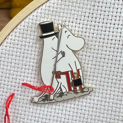 Moomin - Moominmamma & Moominpappa Needle Minder