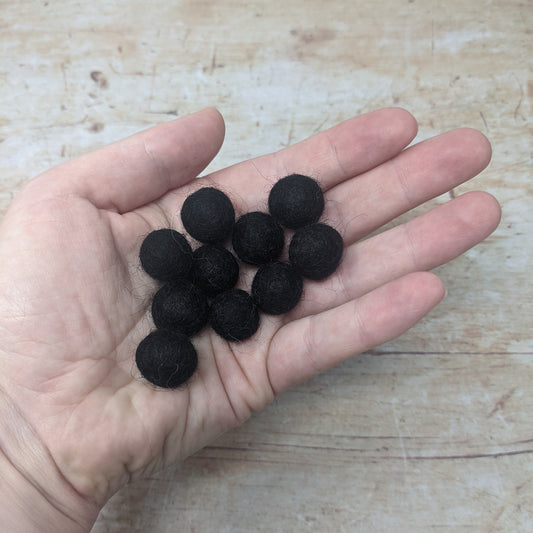 15mm Felt Balls - Black (pack of 10)